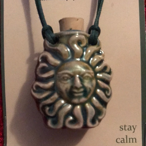 ⚜️Vessel “The Sun” Necklace! NWT! - Picture 2 of 3